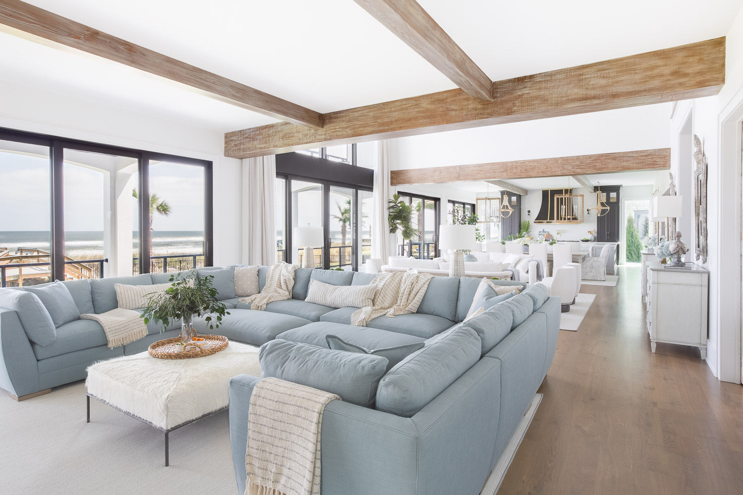 Living-Room Villa Decor & Design