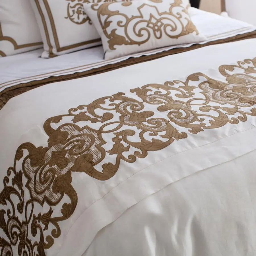 Mozart Throw / White Linen / Straw Velvet 45X98