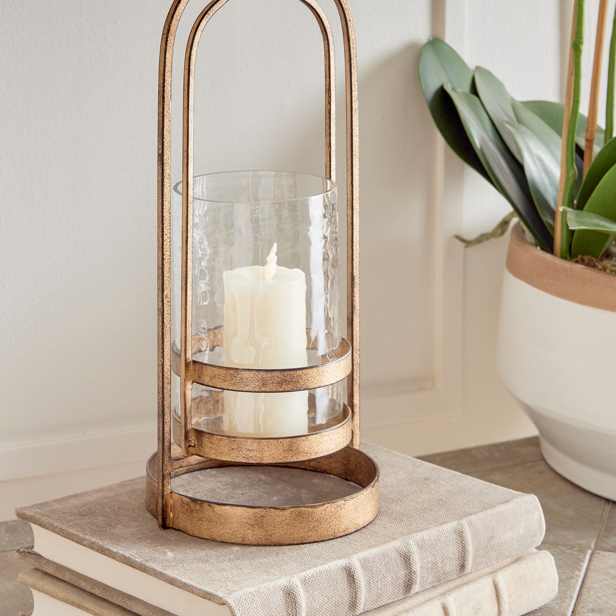 Small Amara gold hurricane with hammered glass