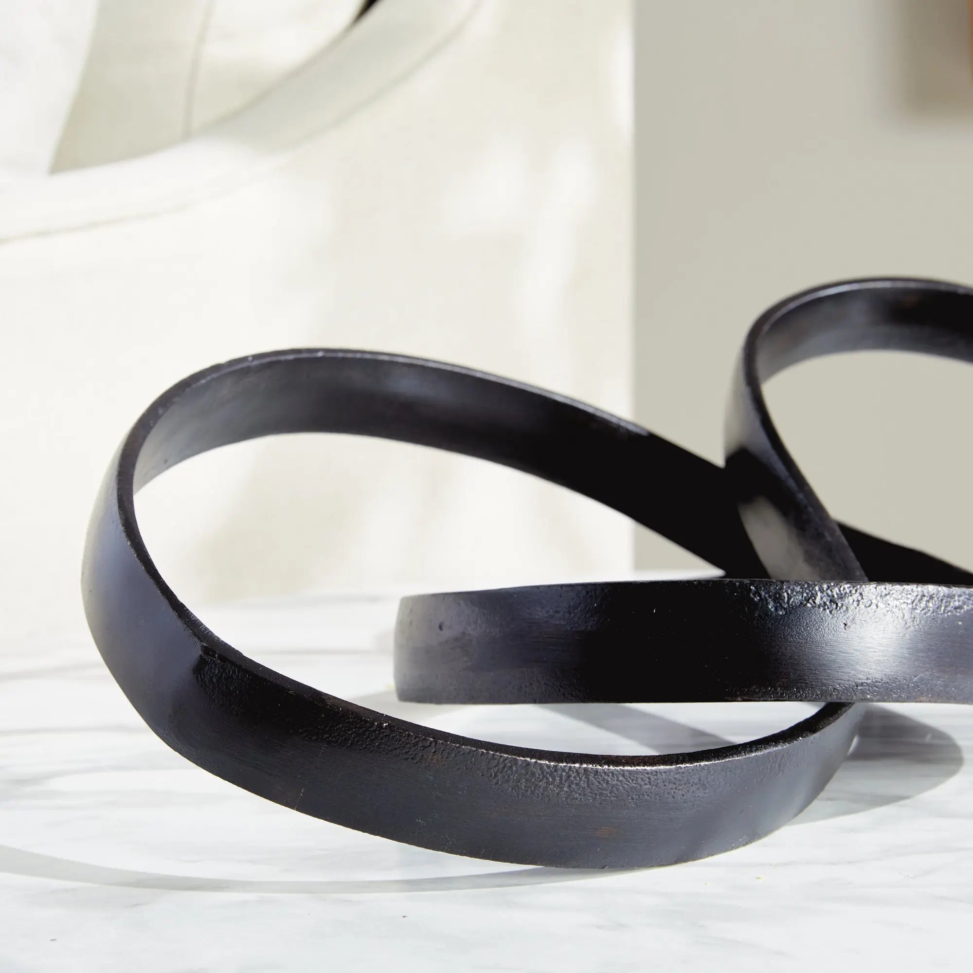 Canute Objet decorative accent in matte black