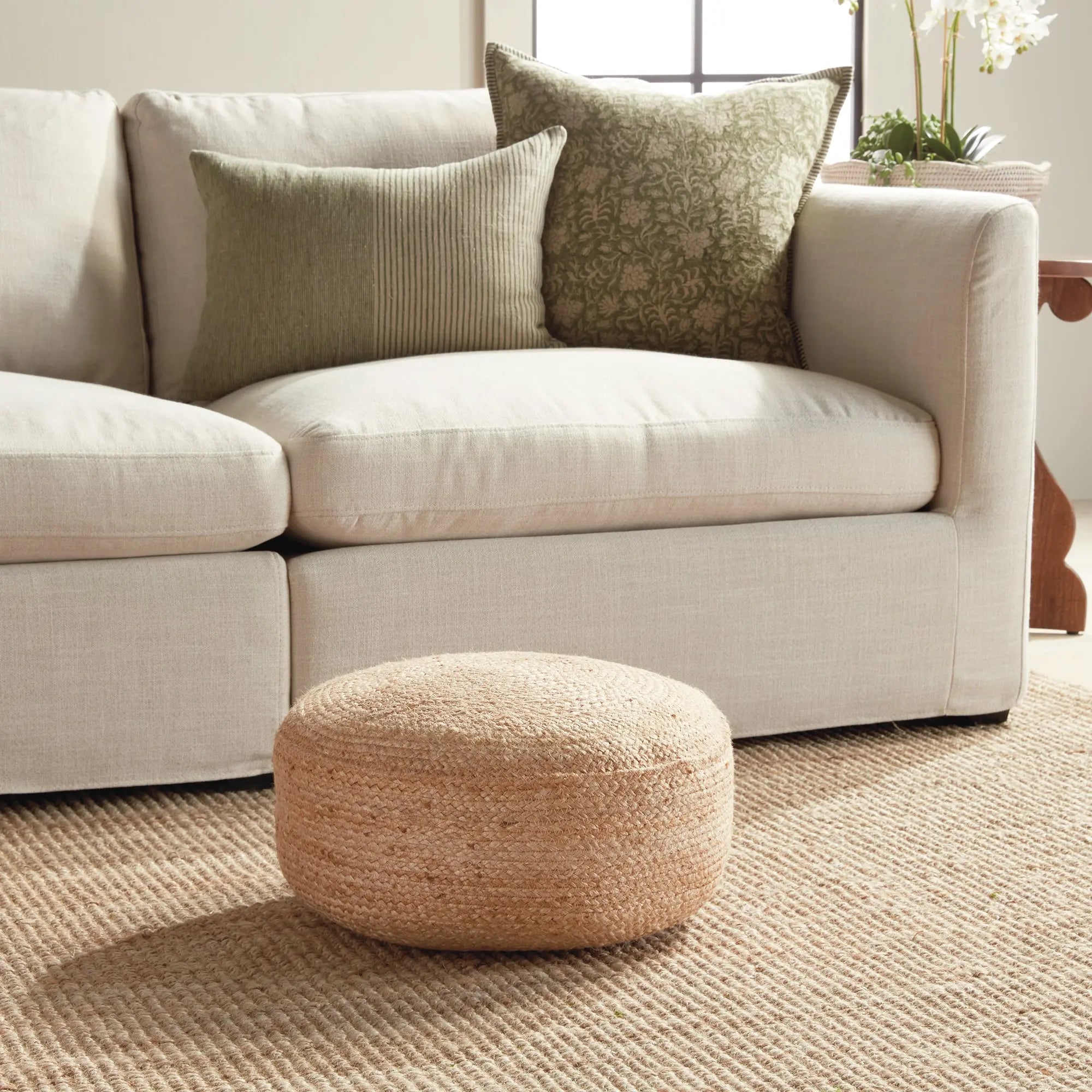 Round natural jute floor cushion