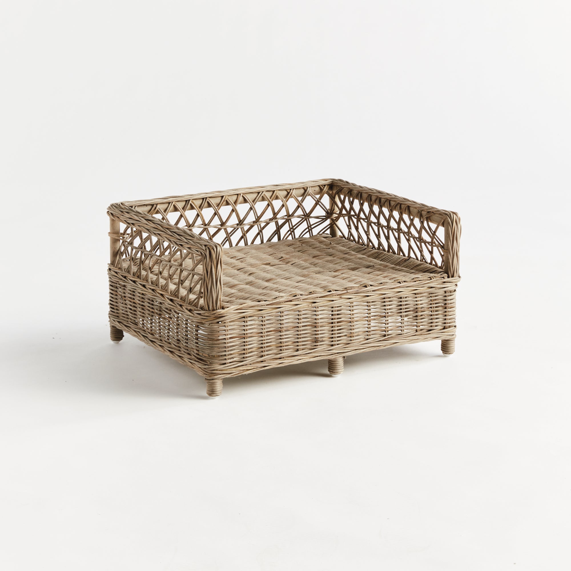 Normandy woven rattan dog bed with gray cushion – Small size