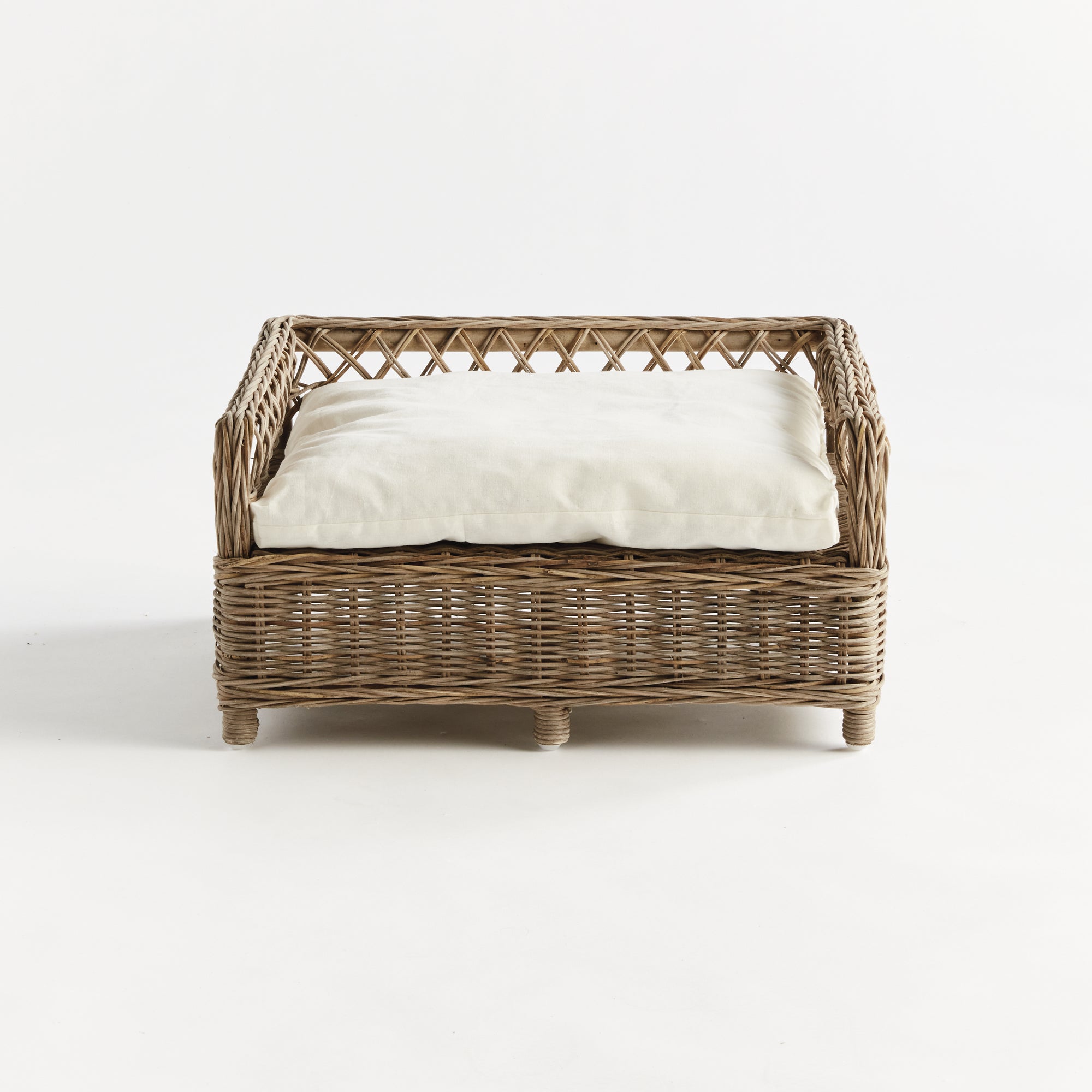 Normandy woven rattan dog bed with gray cushion – Small size