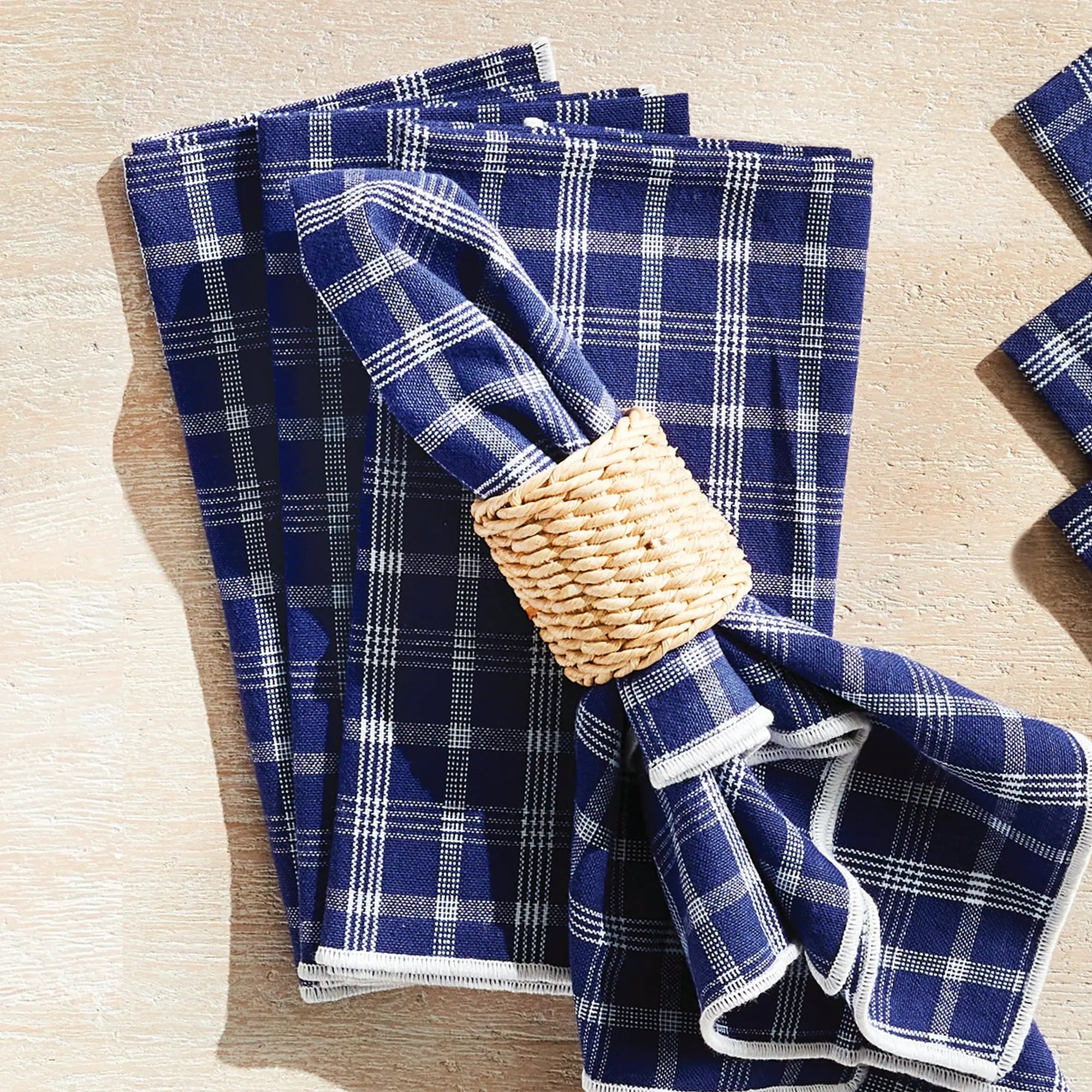 Barclay Butera Oakwood Table Linens