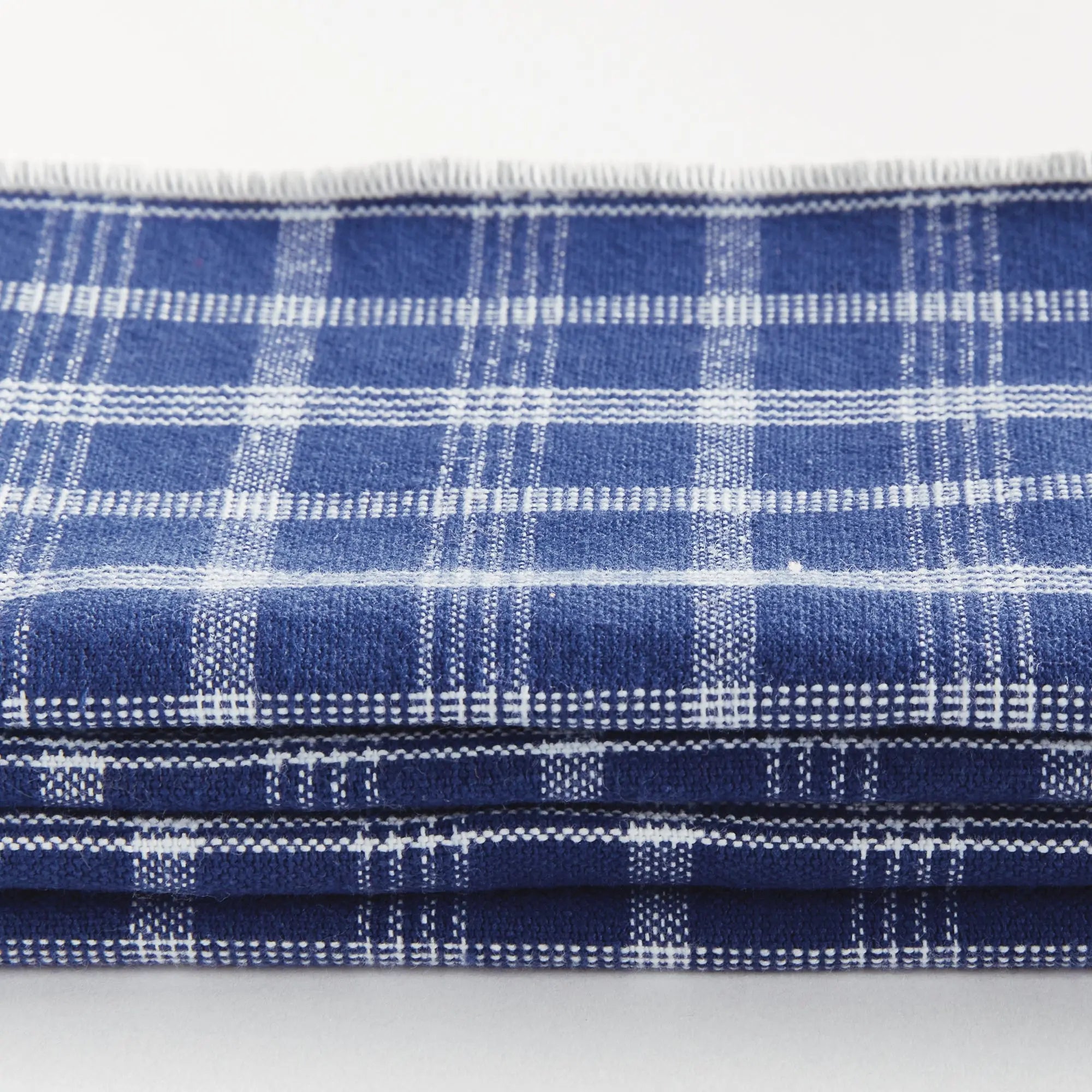 Barclay Butera Oakwood Table Linens