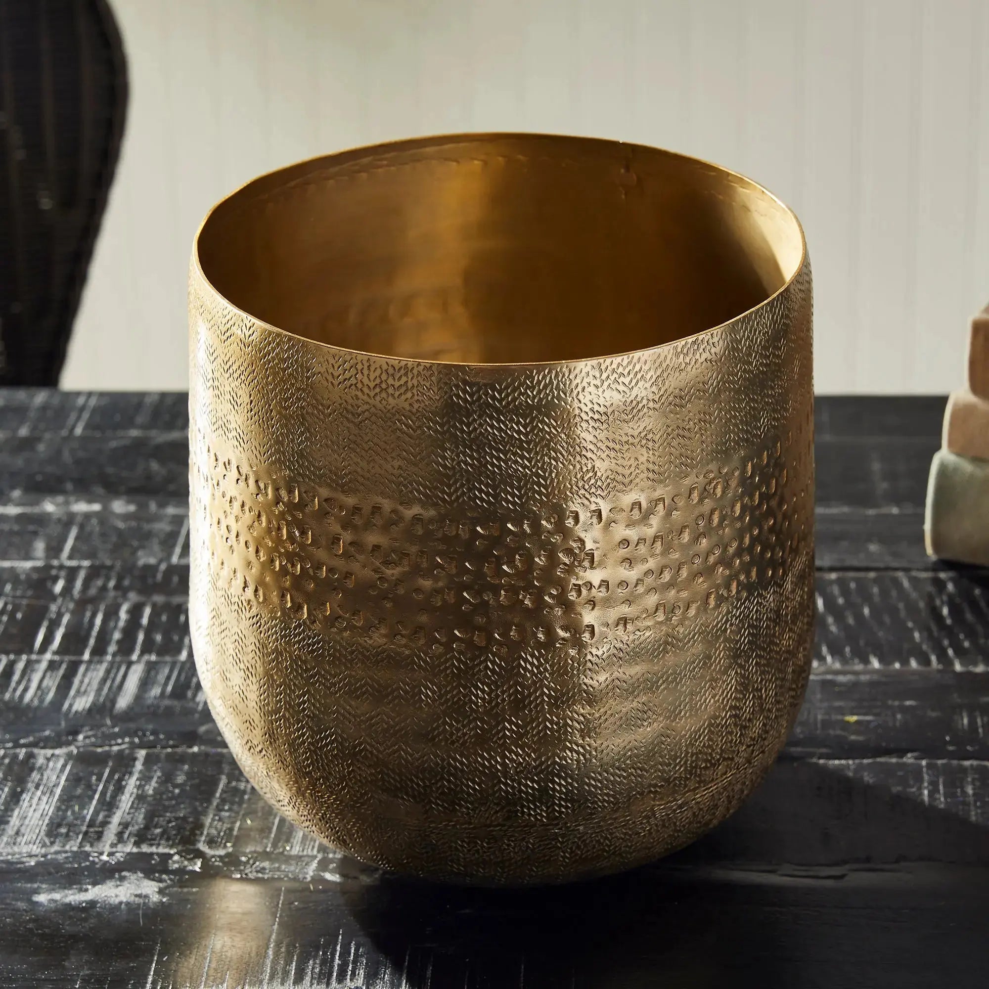 EMBERLYNN CACHEPOT LARGE Villa Decor & Design