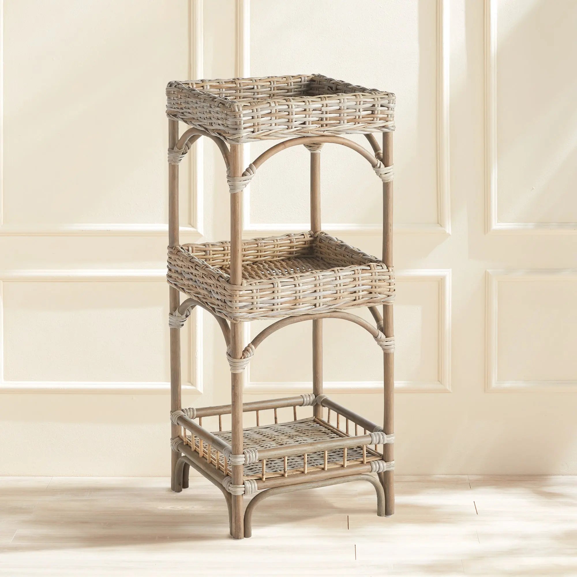 ISLA ETAGERE Villa Decor & Design