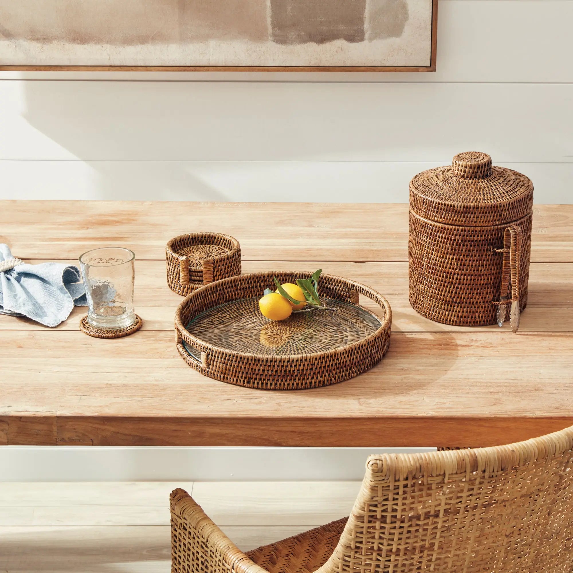 BURMA RATTAN ROUND SERVING TRAY - warm brown - MEDIUM