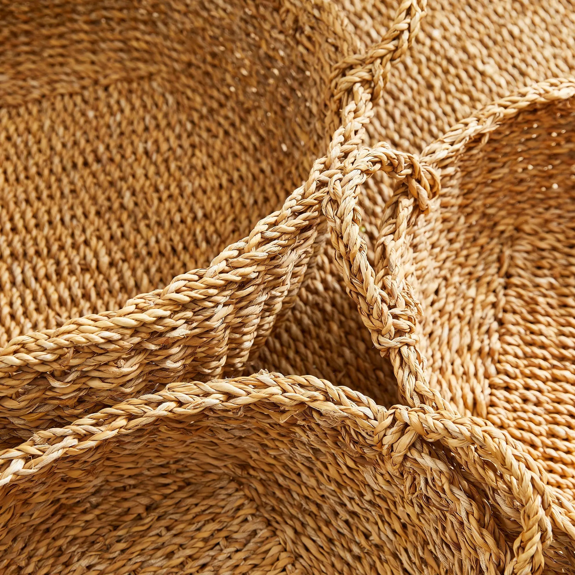 SEAGRASS SHALLOW BASKETS WITH HANDLES, SET OF 3 Villa Decor & Design