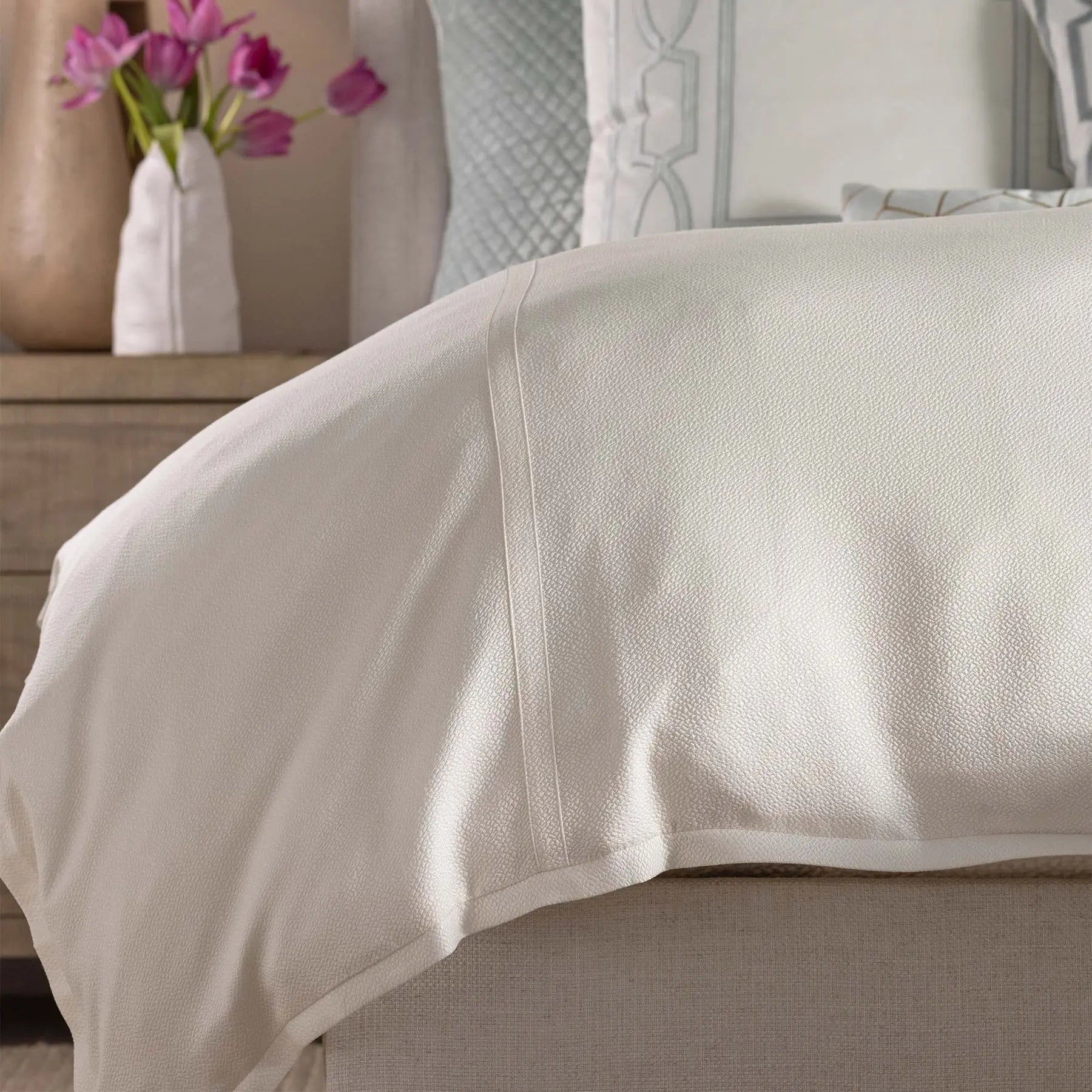 luxurious white duvet cover, white bedding, bedroom design