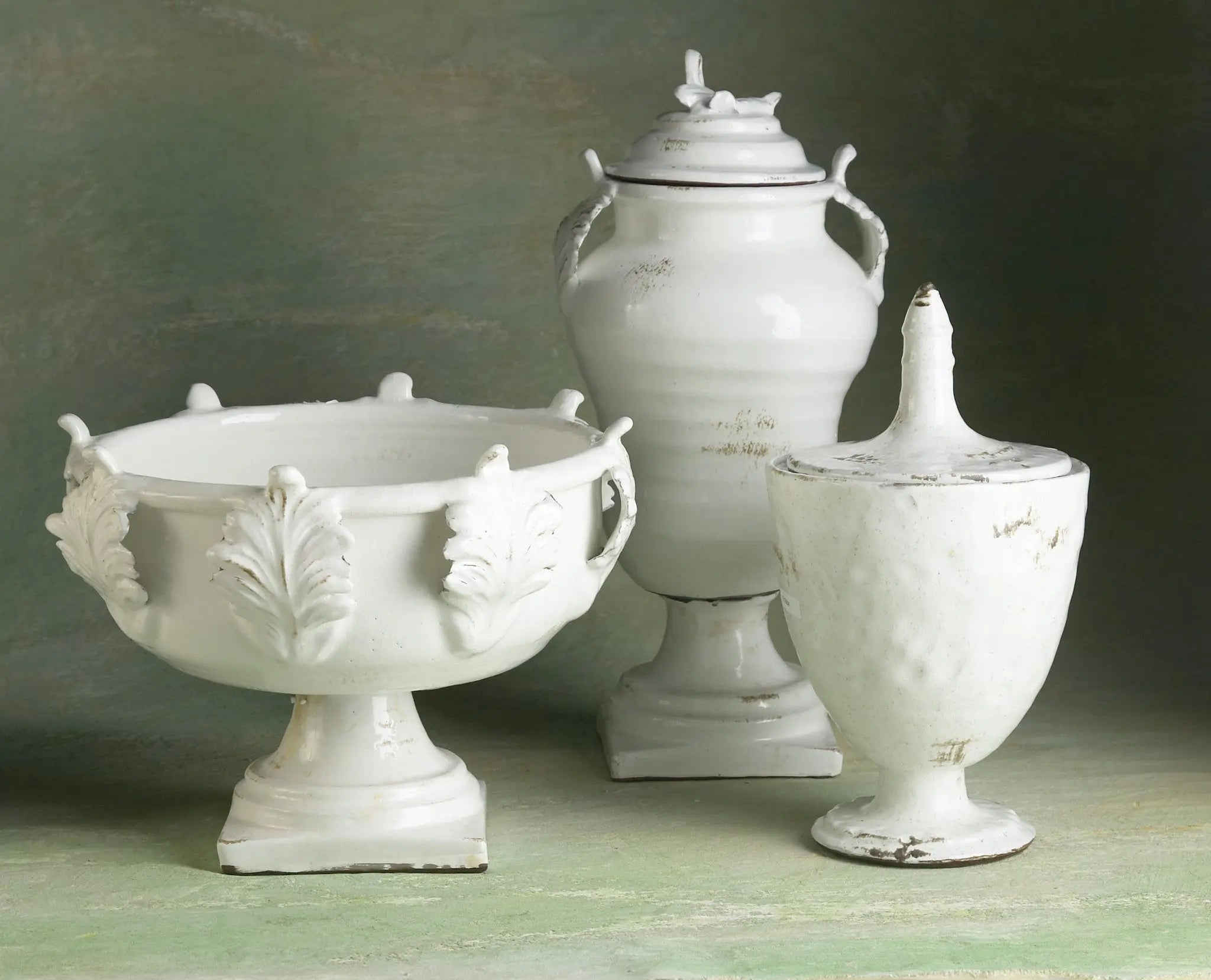 Vinci Centerpiece - Terracotta Acanthus Leaf Bowl | Antiqued White - Villa Decor & Design