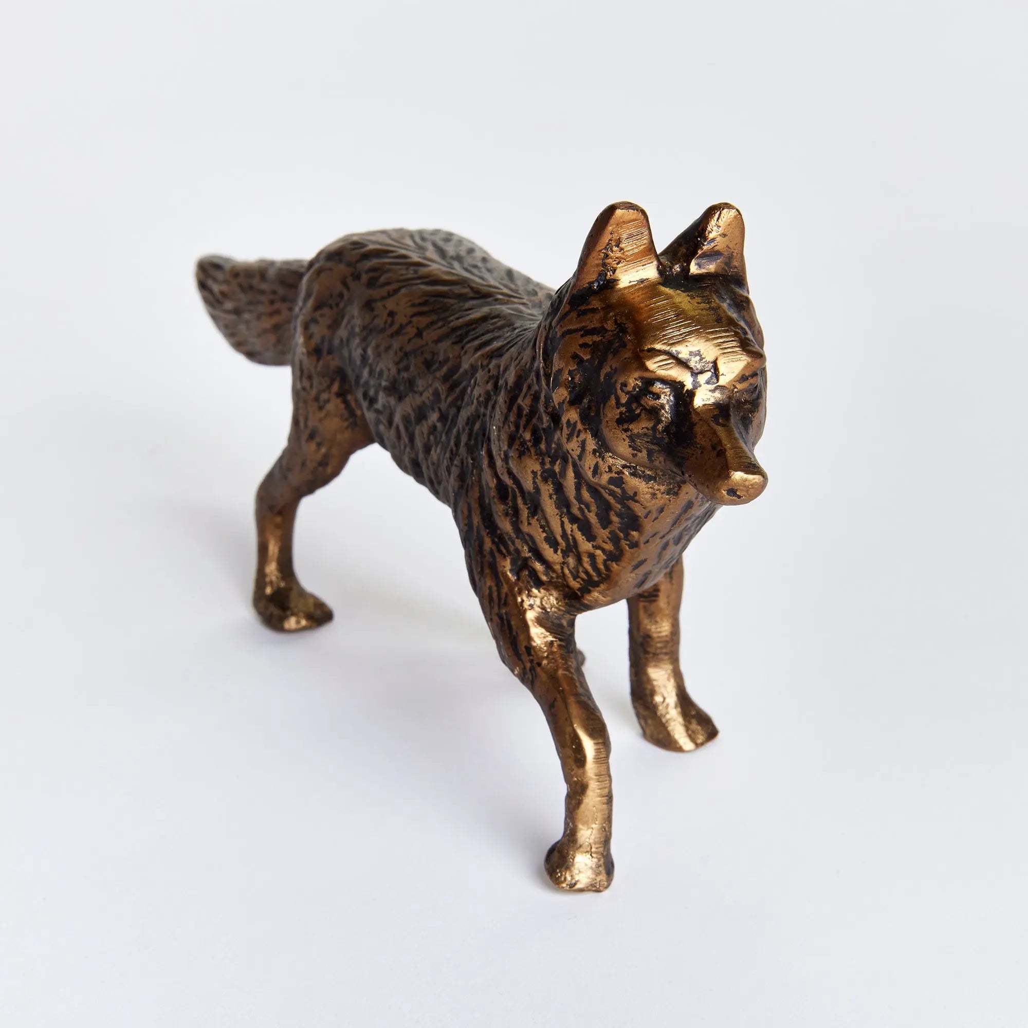 SLY FOX SCULPTURE Villa Decor & Design