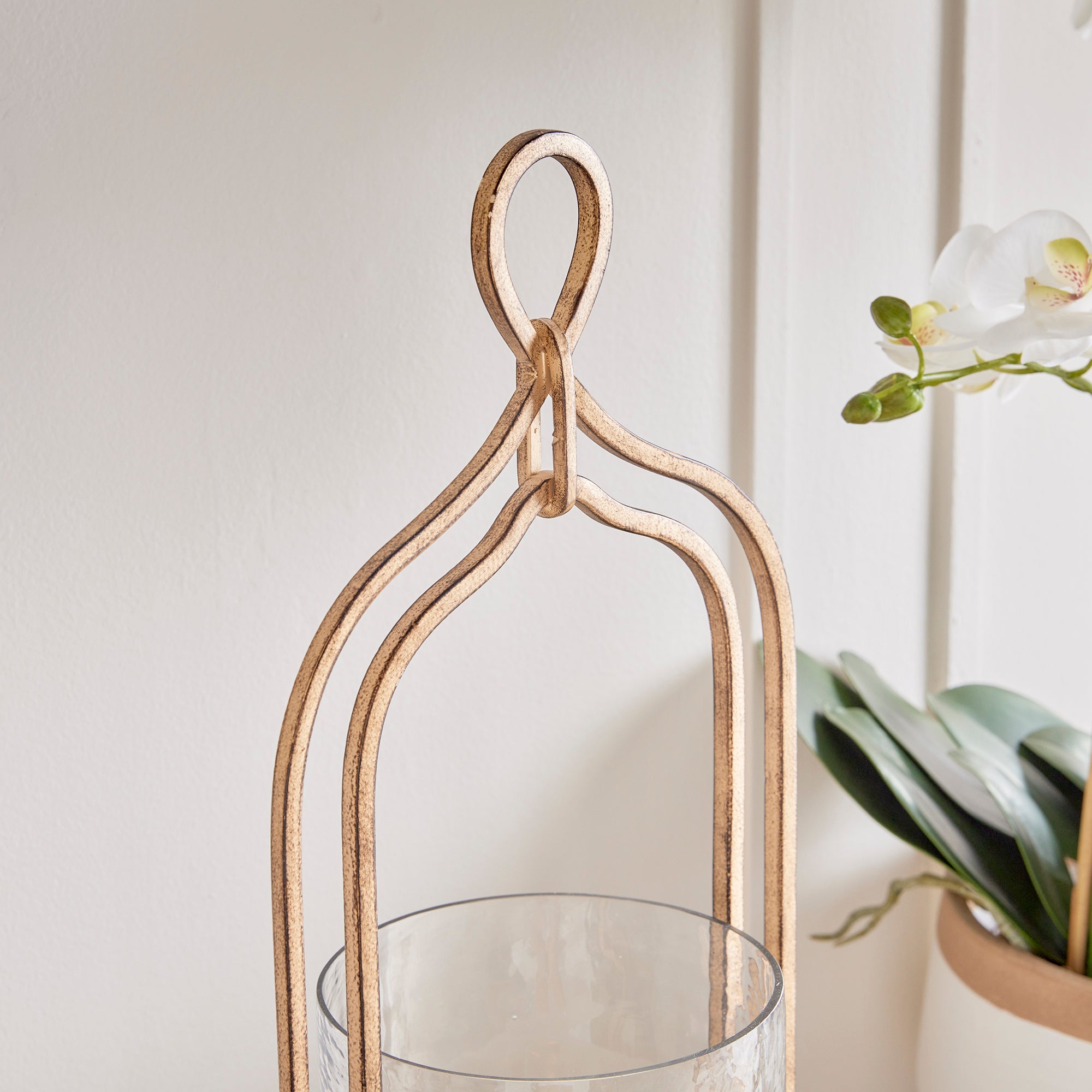 Large Amara gold hurricane with hammered glass
