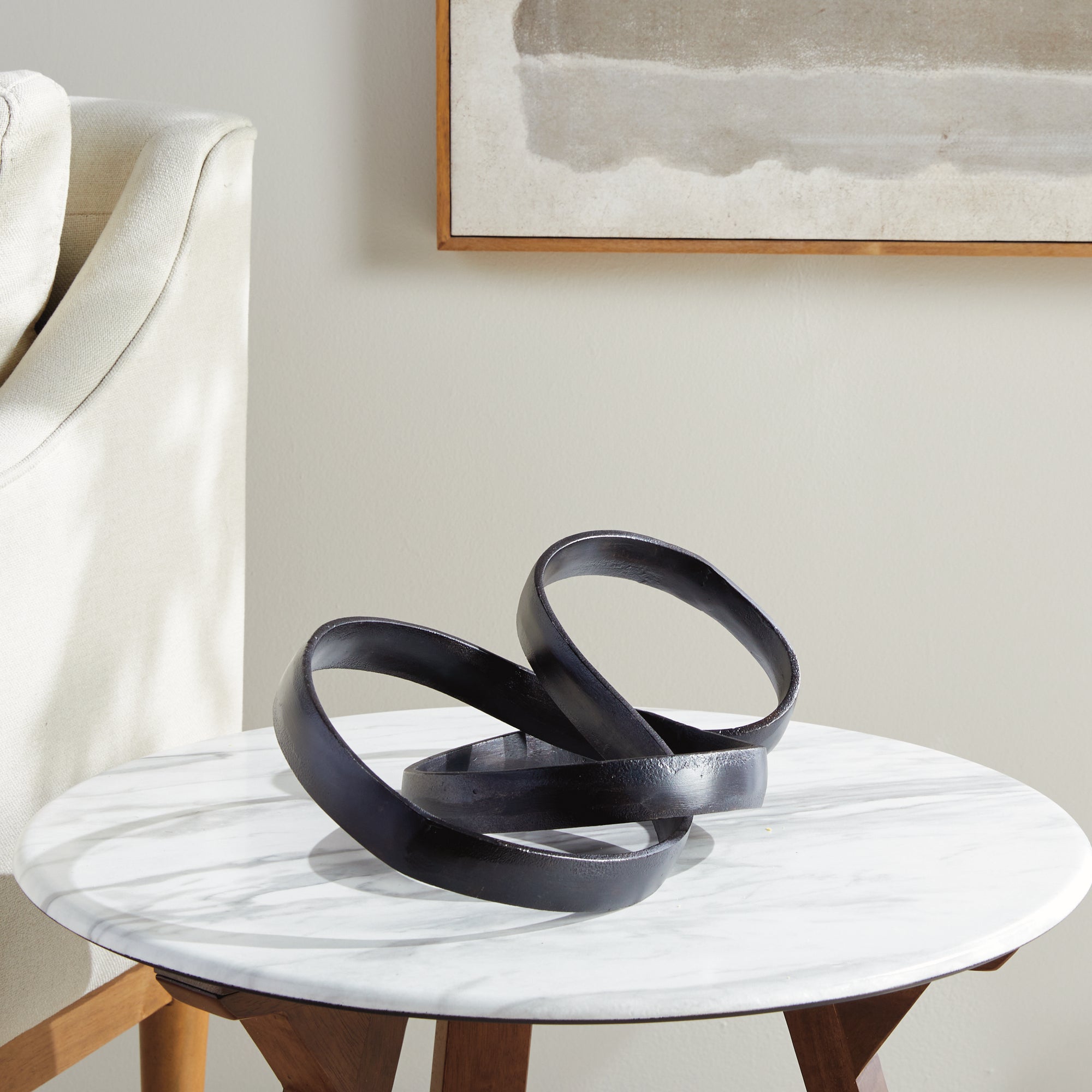 Canute Objet decorative accent in matte black