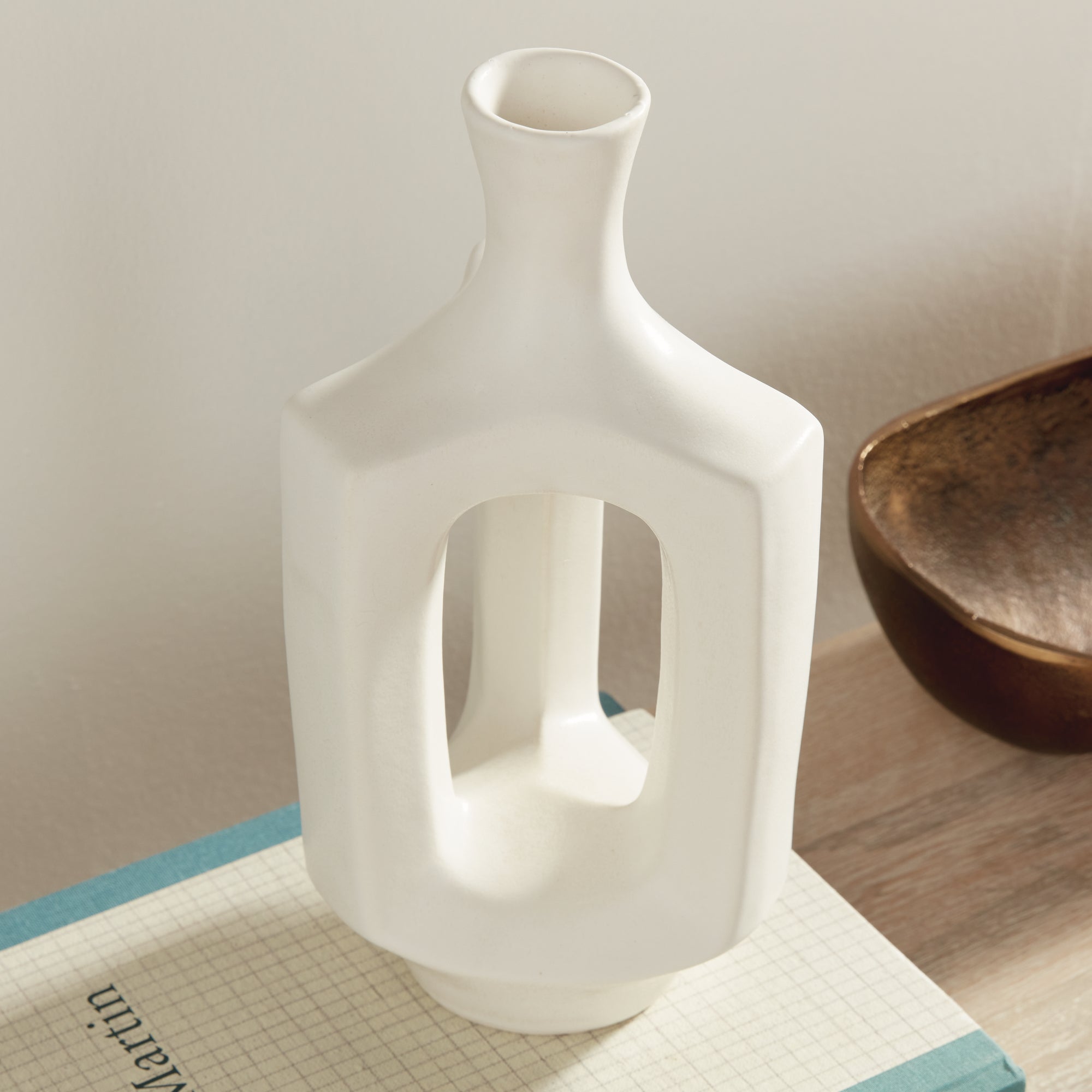 Sonya Vase - MEDIUM