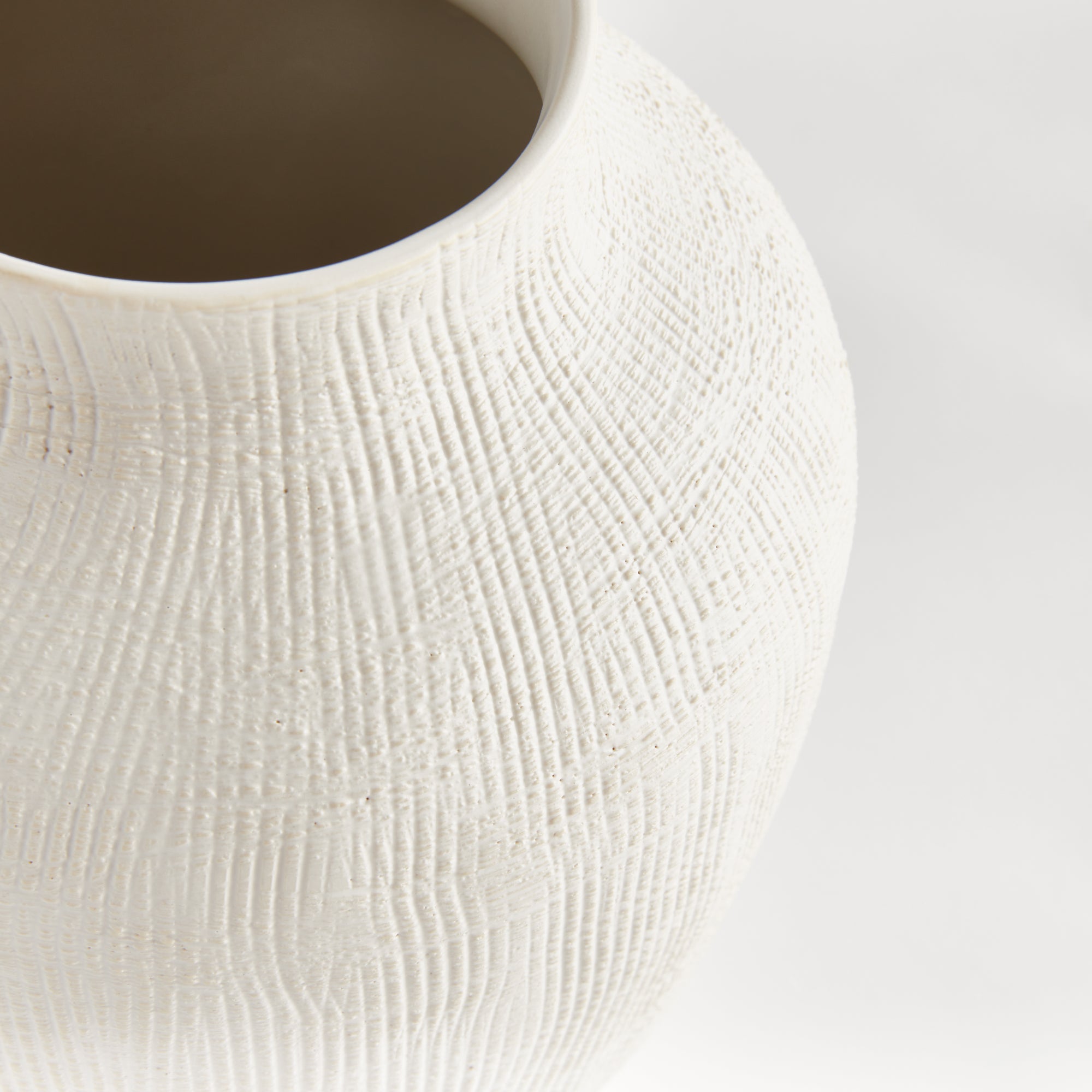 Barclay Butera Ojai Vase - SMALL