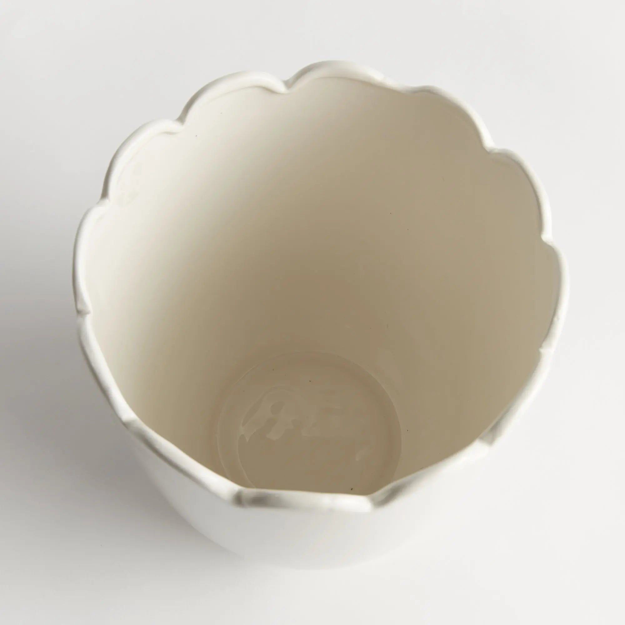 MIRABELLE SCALLOPED EDGE CACHEPOT Villa Decor & Design