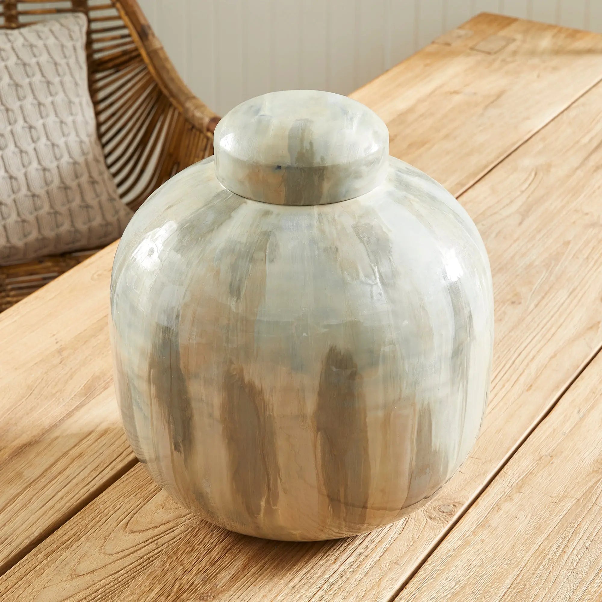 ALMETA LIDDED URN Villa Decor & Design