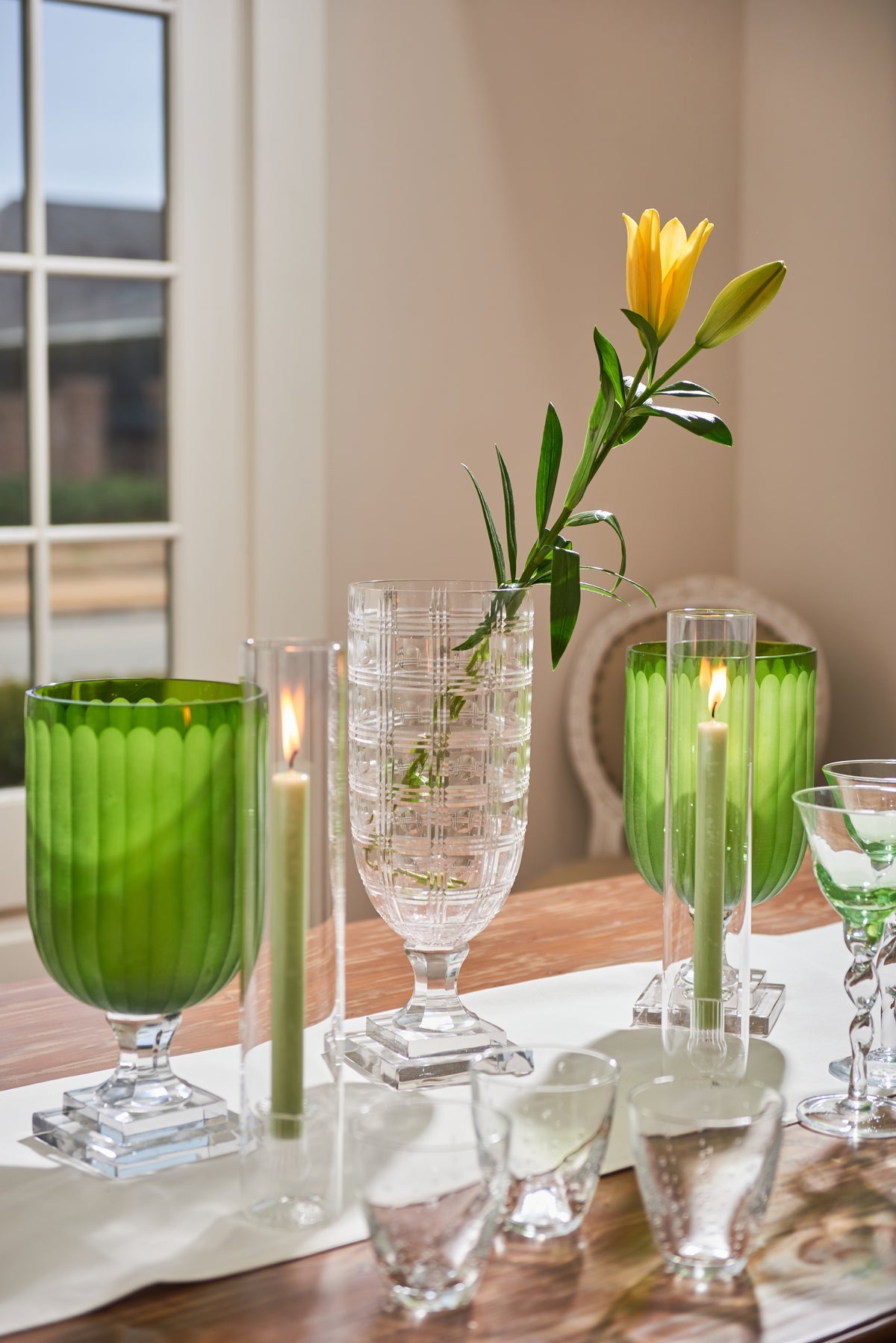 2-Piece Clear Candleholder with Cylinder – Clear or Gold Trim (Set of 4)