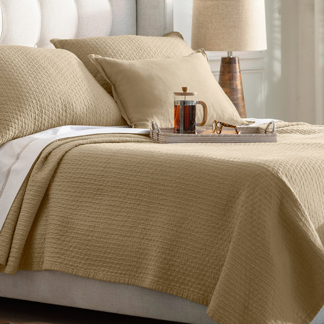 luxury bedding, high thread count bedding, luxury linens