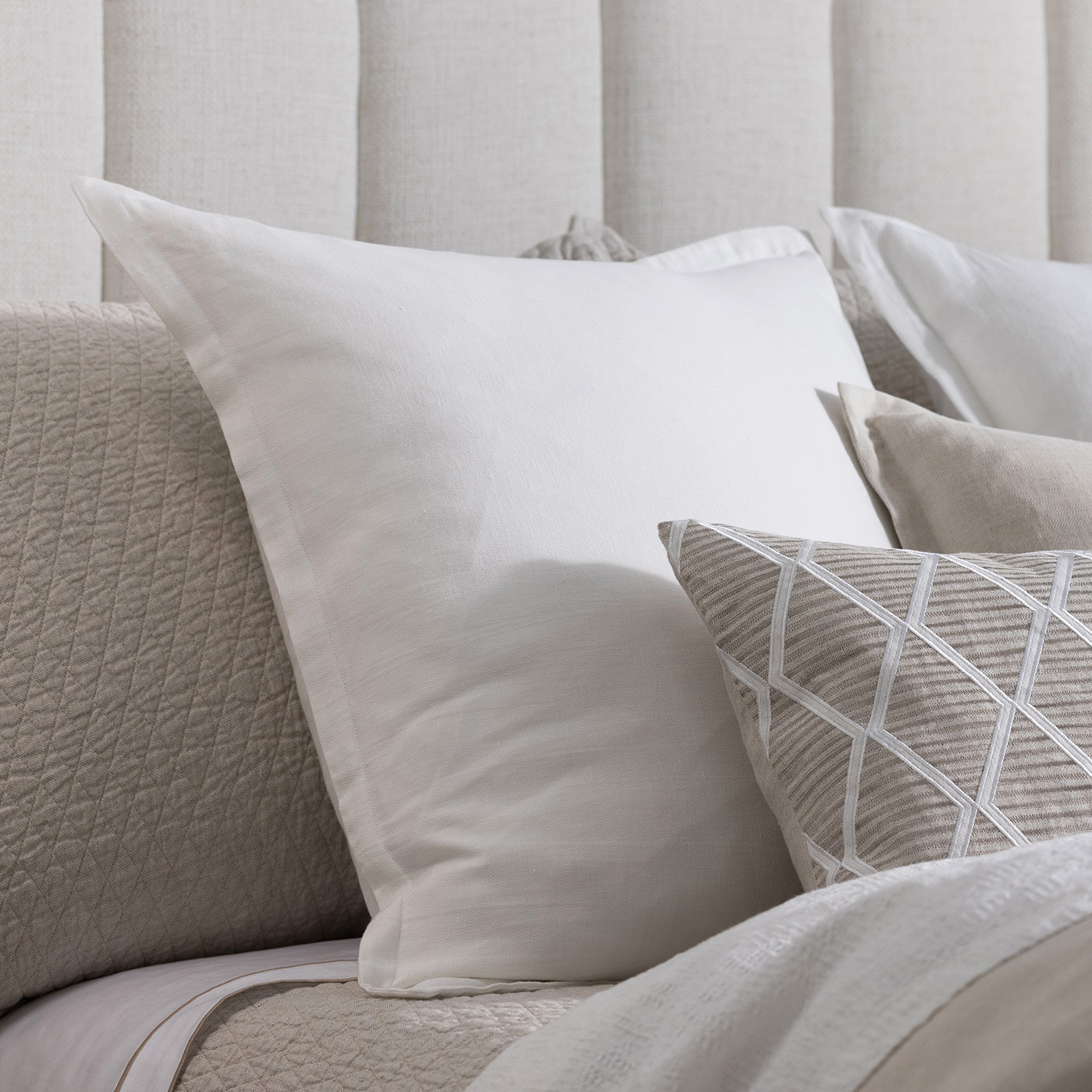 luxury bedding, high thread count bedding, luxury linens